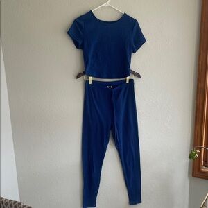 💚 3/$10 Two piece outfit w crop top